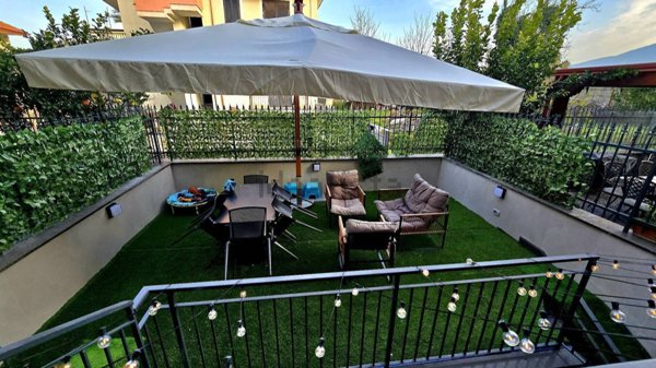 casa indipendente in vendita a Castello di Cisterna