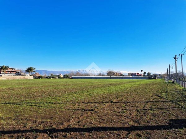 terreno agricolo in vendita a Castello di Cisterna