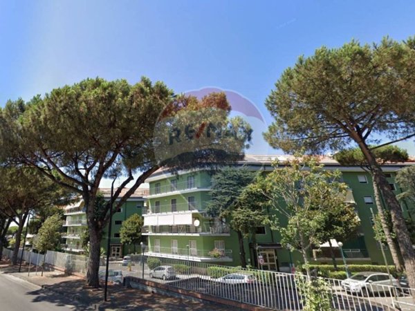 locale commerciale in vendita a Cercola