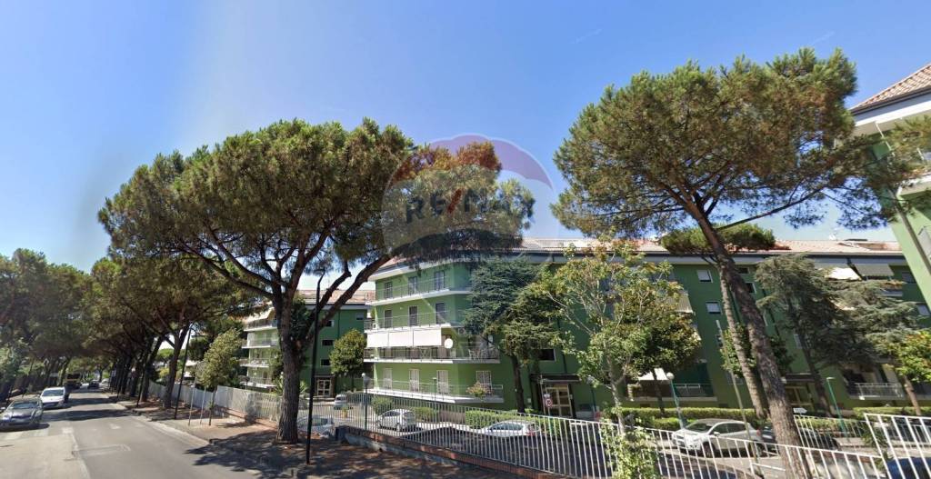 locale commerciale in vendita a Cercola