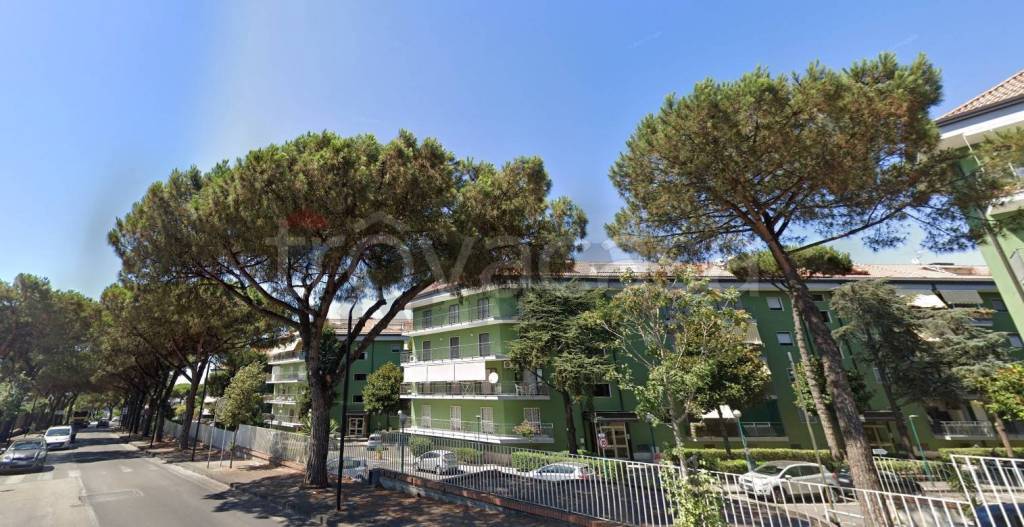 locale commerciale in vendita a Cercola