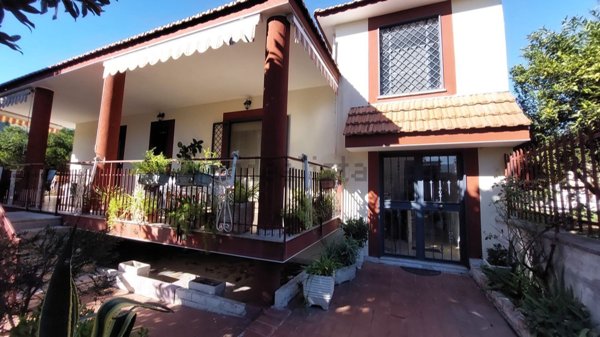 casa indipendente in vendita a Cercola