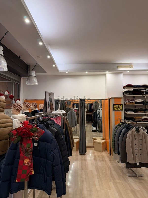locale commerciale in vendita a Cicciano