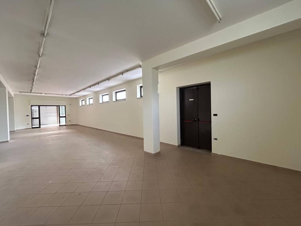 negozio in vendita a Cicciano