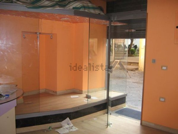 locale commerciale in vendita a Cimitile