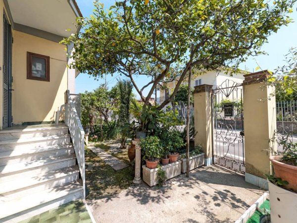 casa indipendente in vendita a Cimitile