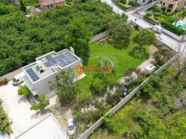 casa indipendente in vendita a Comiziano