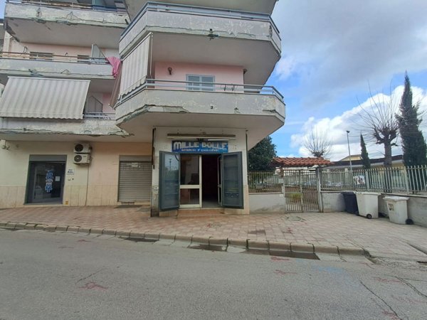 negozio in vendita a Crispano
