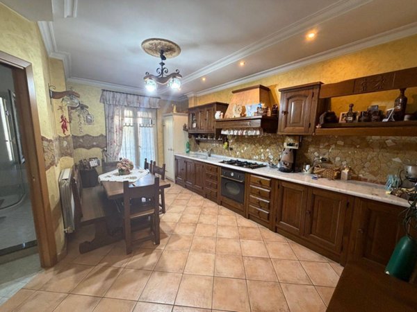 casa indipendente in vendita a Crispano