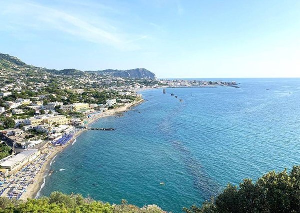intera palazzina in vendita a Forio