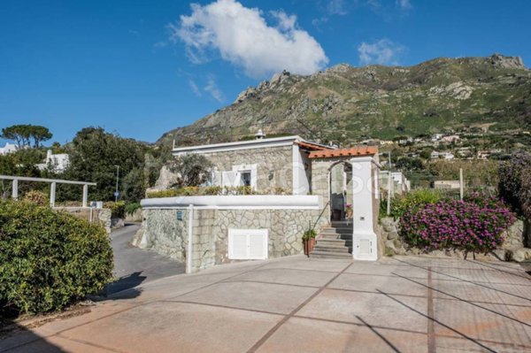casa indipendente in vendita a Forio