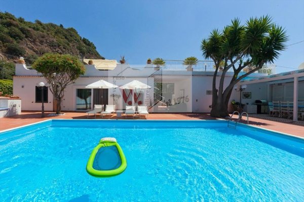 casa indipendente in vendita a Forio