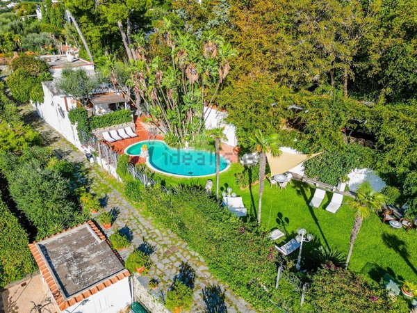 casa indipendente in vendita a Forio