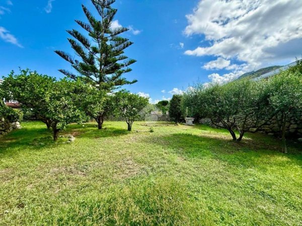 casa indipendente in vendita a Forio