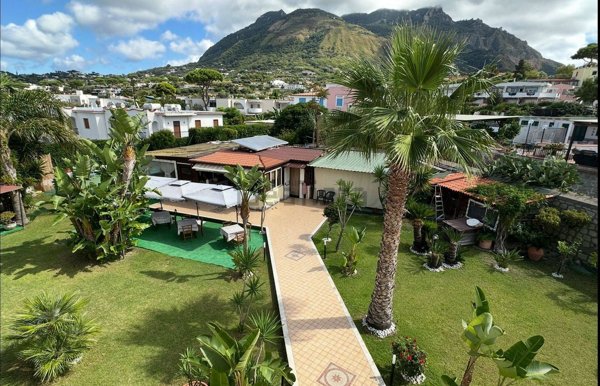 casa indipendente in vendita a Forio