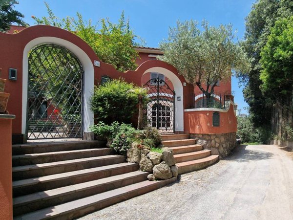 casa indipendente in vendita a Forio