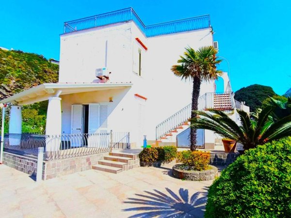 casa indipendente in vendita a Forio