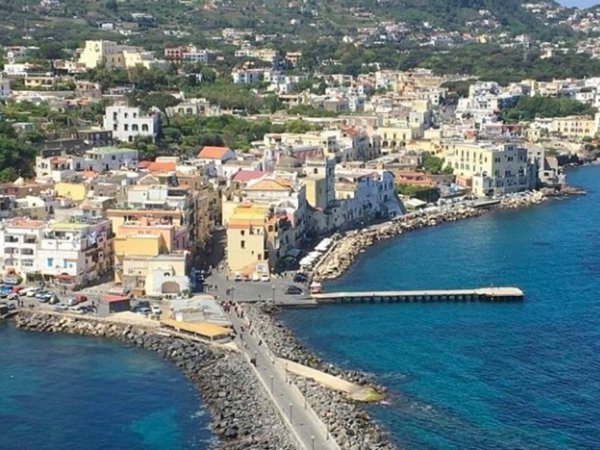 intera palazzina in vendita a Forio