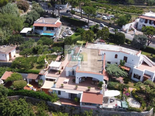 casa indipendente in vendita a Forio