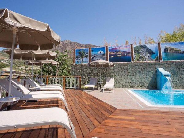 intera palazzina in vendita a Forio