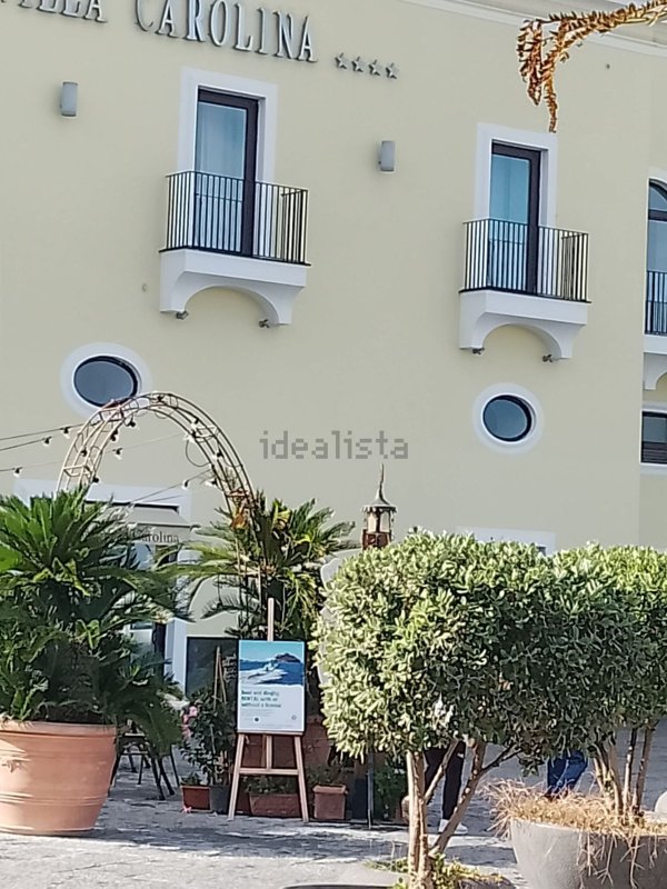 locale commerciale in vendita a Forio