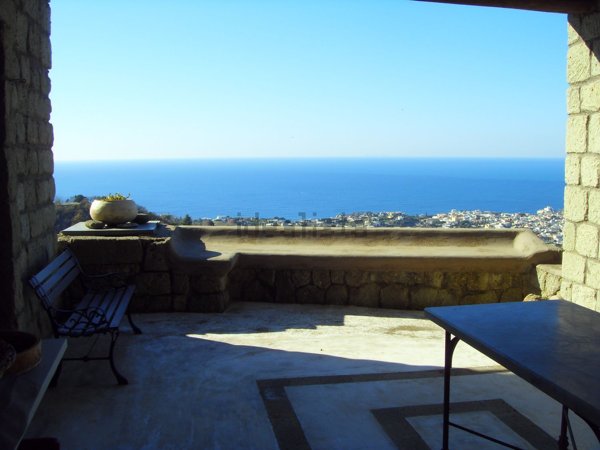 esavano in vendita a Forio