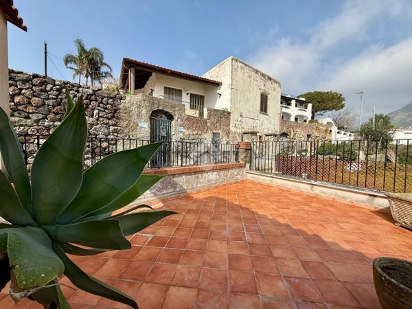 appartamento in vendita a Forio in zona Panza