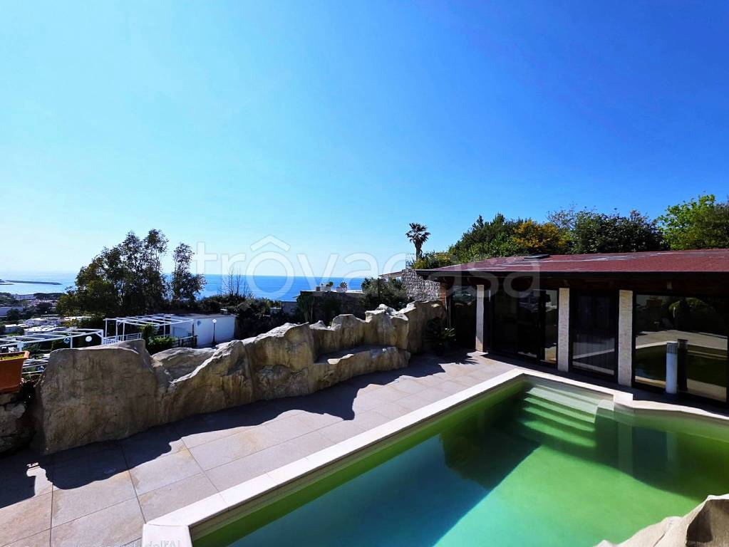 casa indipendente in vendita a Forio