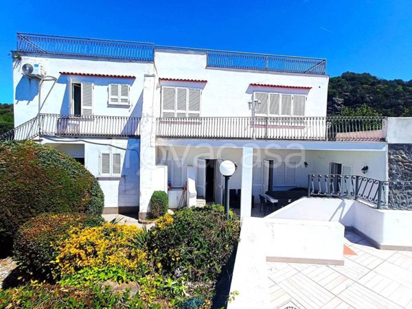 casa indipendente in vendita a Forio