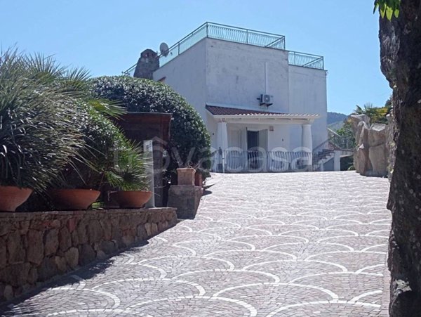 casa indipendente in vendita a Forio