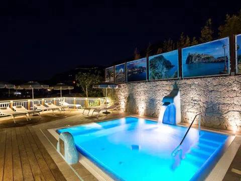 intera palazzina in vendita a Forio