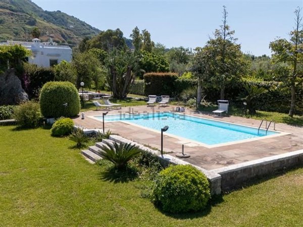 casa indipendente in vendita a Forio in zona Panza