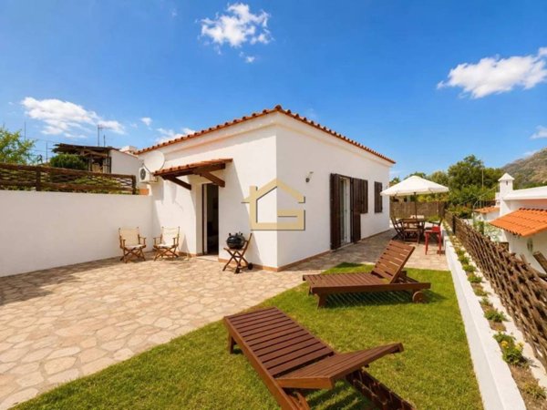 casa indipendente in vendita a Forio in zona Panza