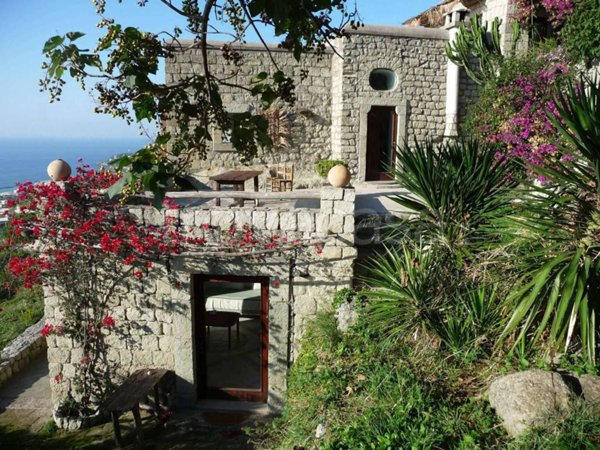 casa indipendente in vendita a Forio in zona Panza