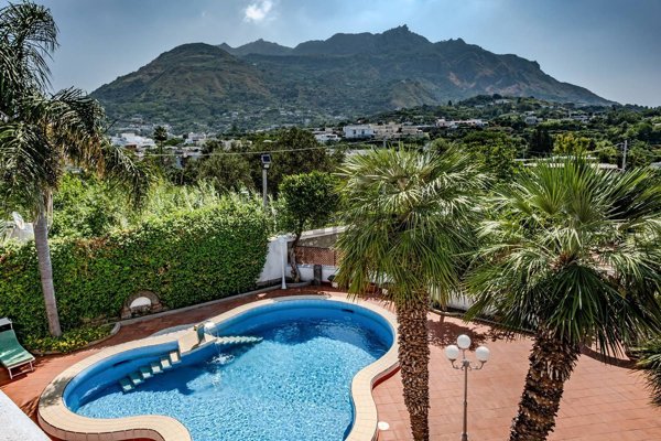 casa indipendente in vendita a Forio