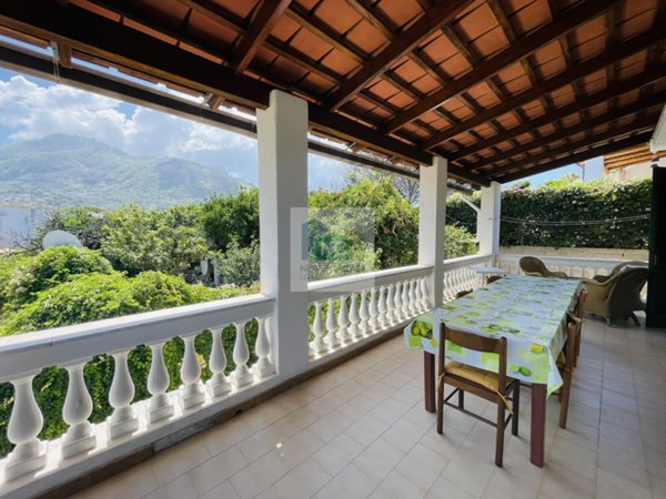 casa indipendente in vendita a Forio