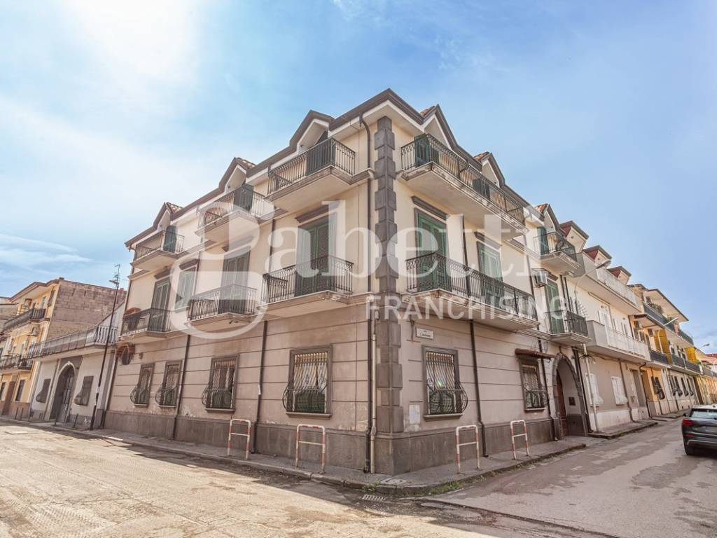 intera palazzina in vendita a Frattamaggiore