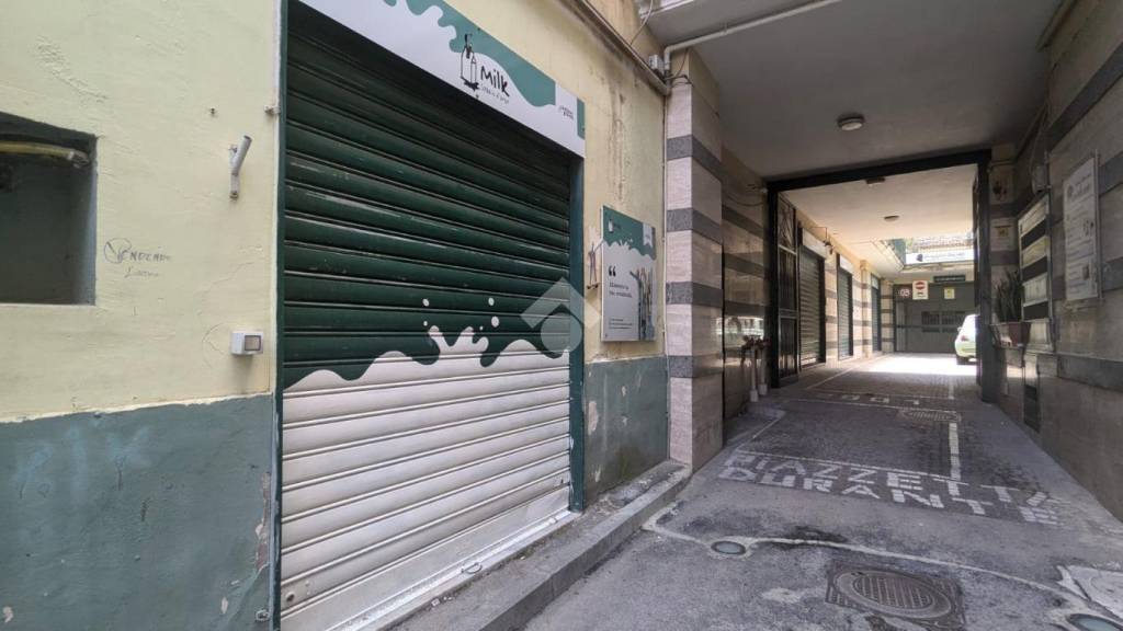 negozio in vendita a Frattamaggiore
