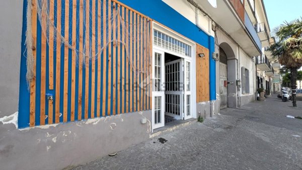 negozio in vendita a Frattamaggiore