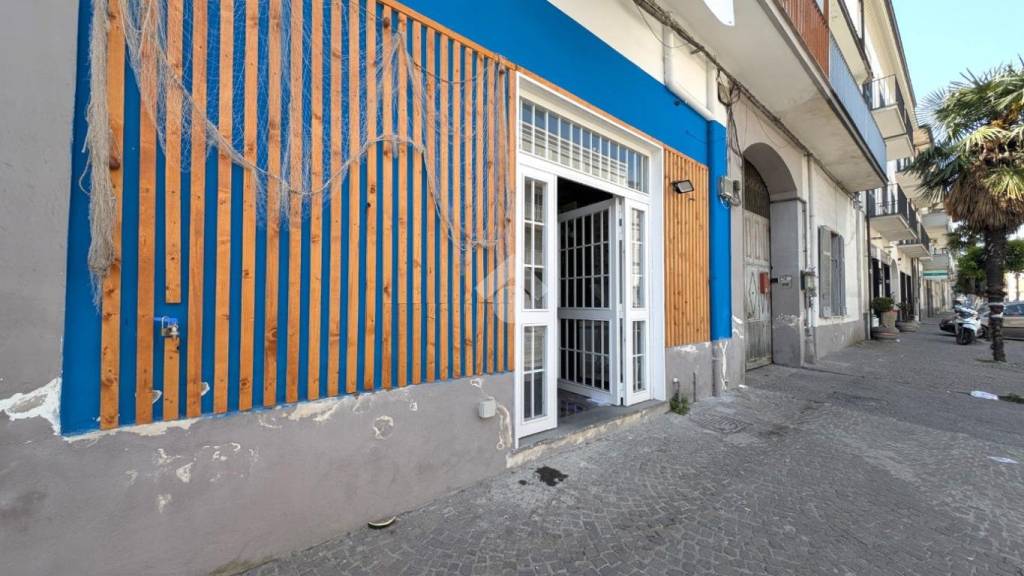 negozio in vendita a Frattamaggiore