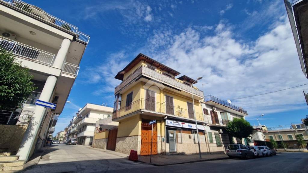 casa indipendente in vendita a Frattamaggiore