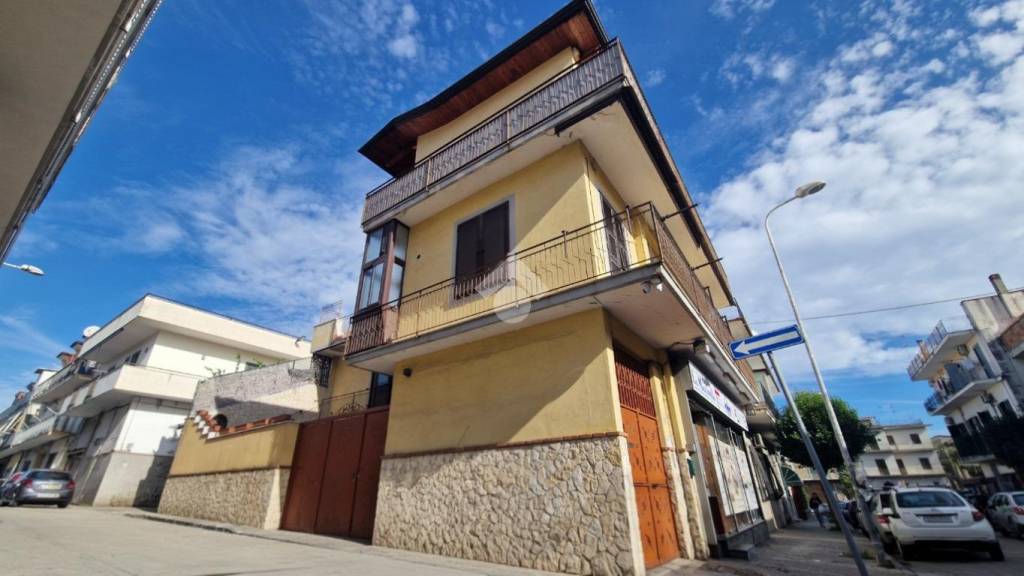 casa indipendente in vendita a Frattamaggiore