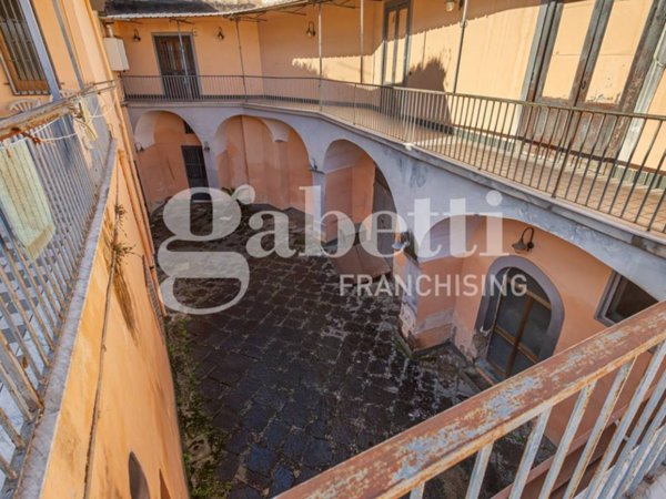 intera palazzina in vendita a Frattamaggiore