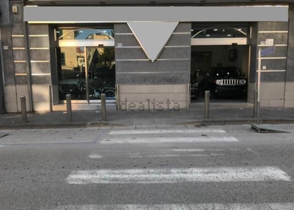 locale commerciale in vendita a Frattamaggiore