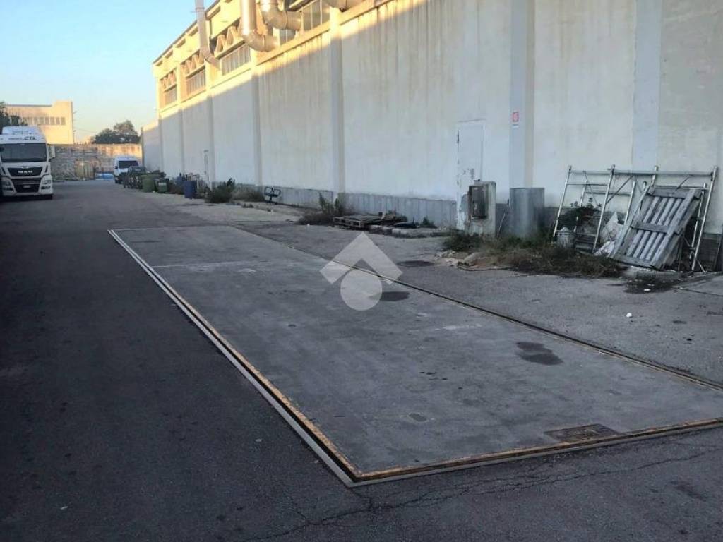 capannone in vendita a Frattamaggiore