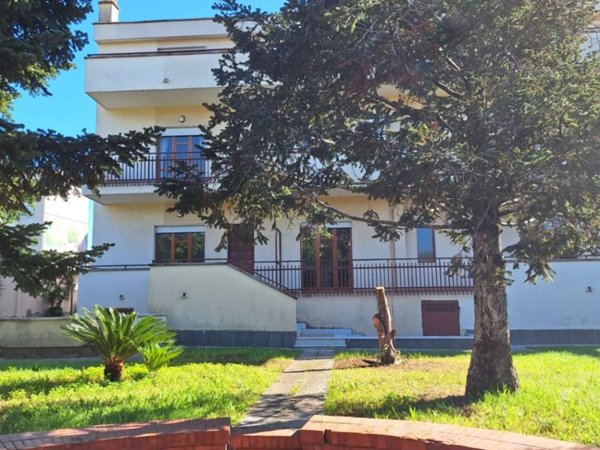 intera palazzina in vendita a Frattamaggiore