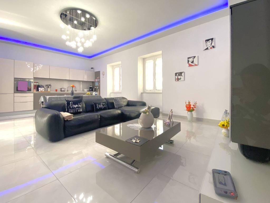 casa indipendente in vendita a Frattamaggiore