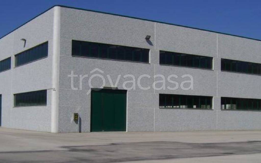 locale commerciale in vendita a Frattamaggiore