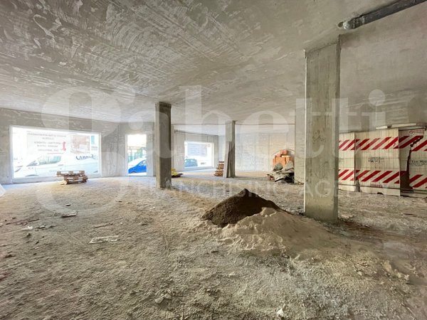 locale commerciale in vendita a Frattaminore