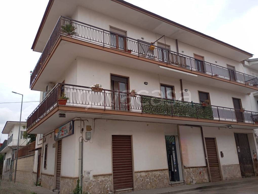 locale commerciale in vendita a Frattaminore